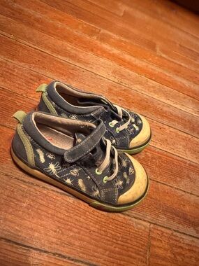 See Kai Run Bug Print shoes size 9 toddler